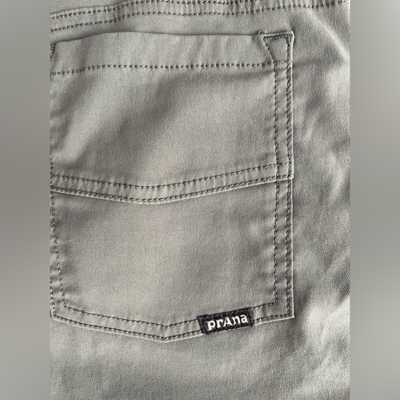 prAna Breathe Shorts Size Flat Front 32W x 11L Mud (Olive / Brown) RN124977 - Picture 14 of 16